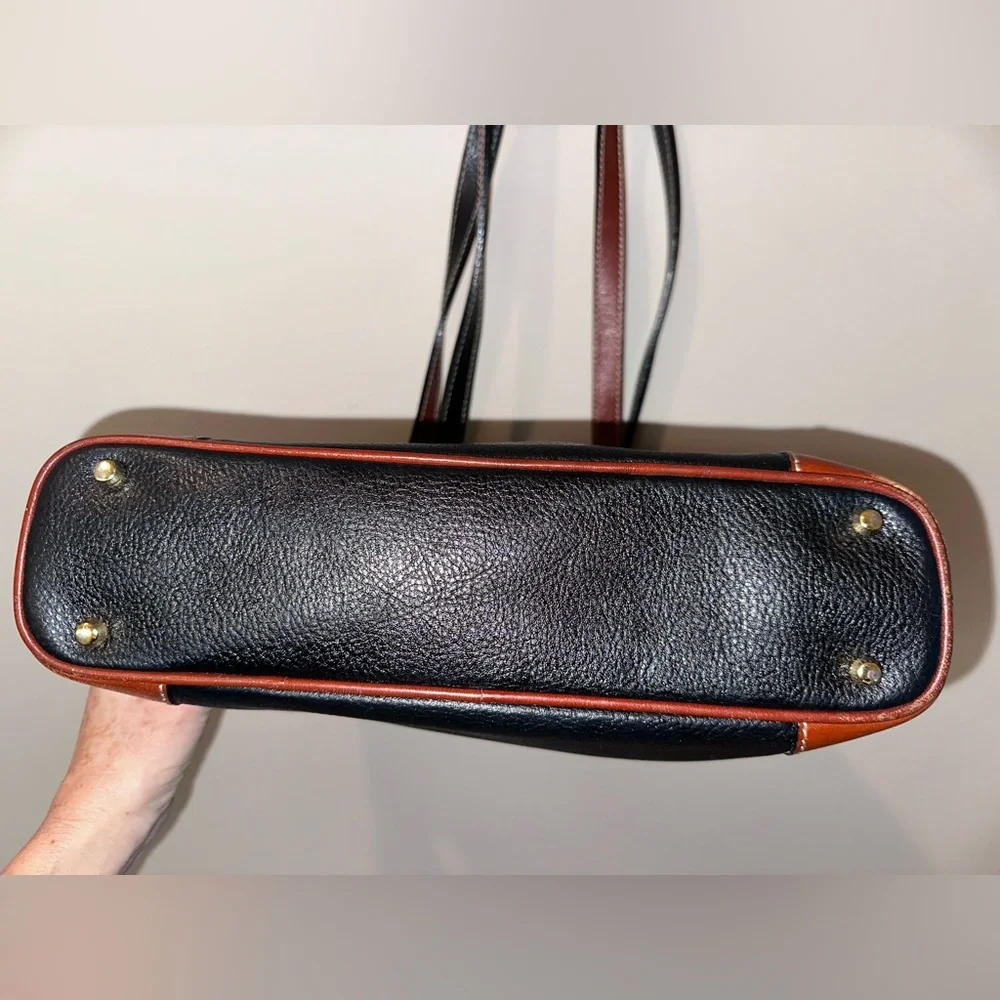 ❌sold❌ Vintage Bally Pebbled Leather Bag! Classic beauty. 🤎🖤 - Picture 6 of 15